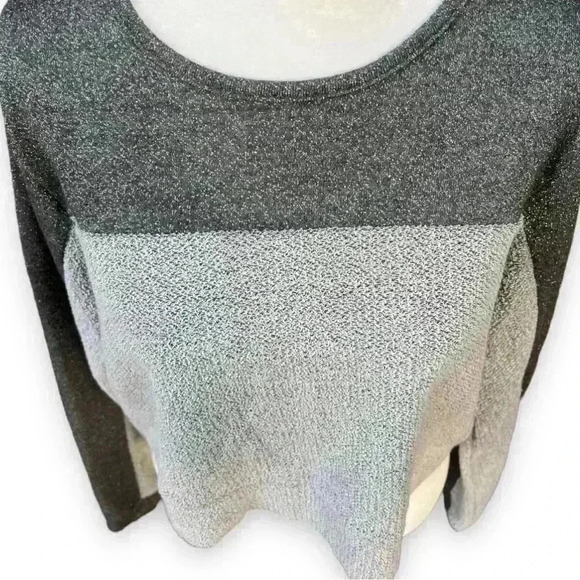 Sparkly two toned metallic cropped sweatshirt M - Picture 2 of 6